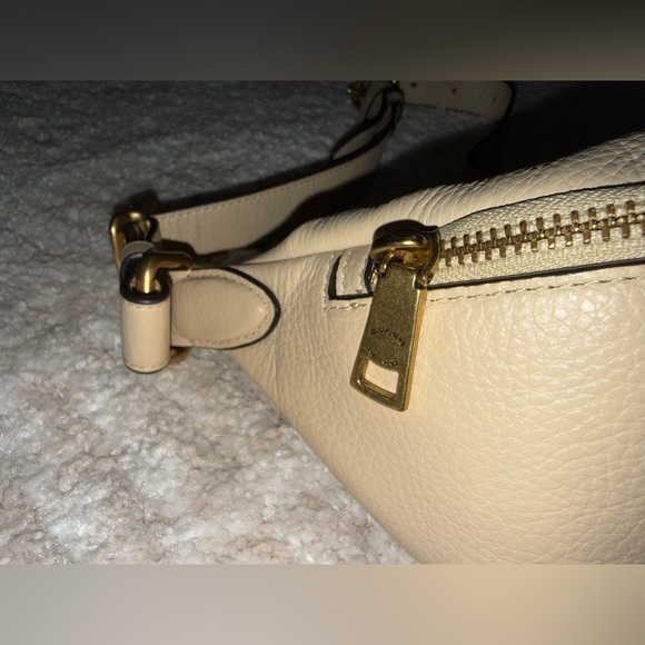 Coach x Jennifer Lopez Cream Leather Chain Crossbody Bag - Picture 5 of 6